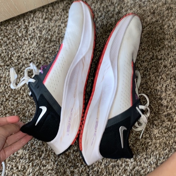 White Nike Air Zoom Pegasus 38 - Picture 4 of 7